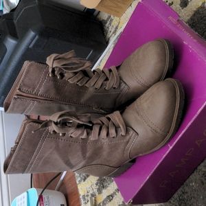 Women's combat boots